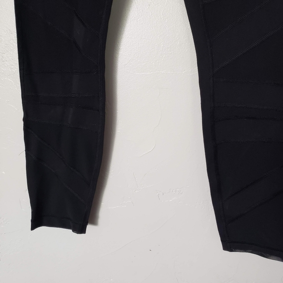 Lululemon Black High Times Tech Cropped Leggings Sz 6 Mesh Front Ankle Length - Picture 7 of 9